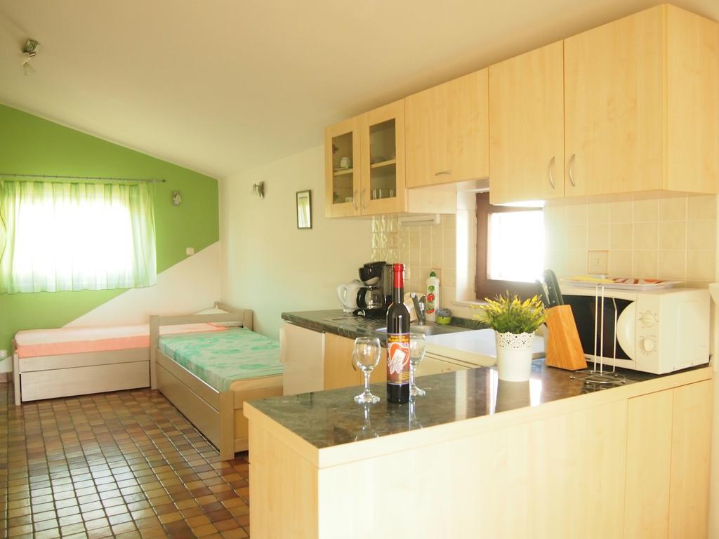 Bunari Apartments ตรีบูนย์ ภายนอก รูปภาพ