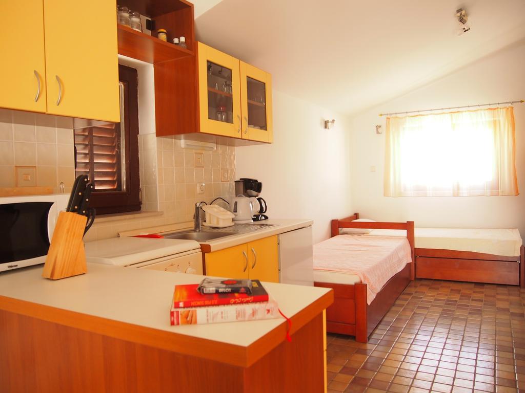 Bunari Apartments ตรีบูนย์ ภายนอก รูปภาพ